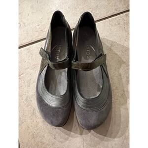 NAOT KIREI MARY JANE SHOES GRAY/OLIVE SUEDE LEATHER COMFY WOMEN'S SZ EU 39